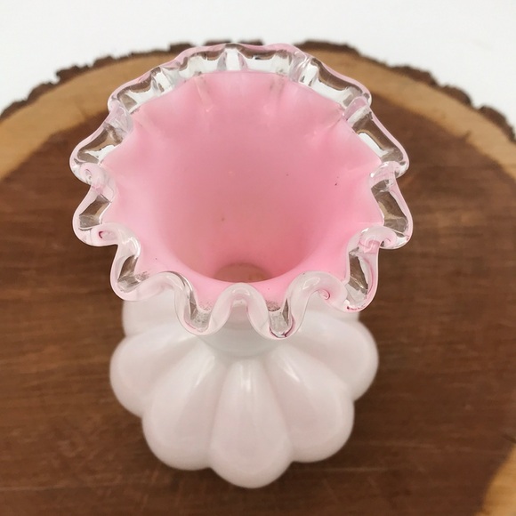 VTG Fenton Silver Crest Melon Pink & White 5” Vase - Picture 2 of 4